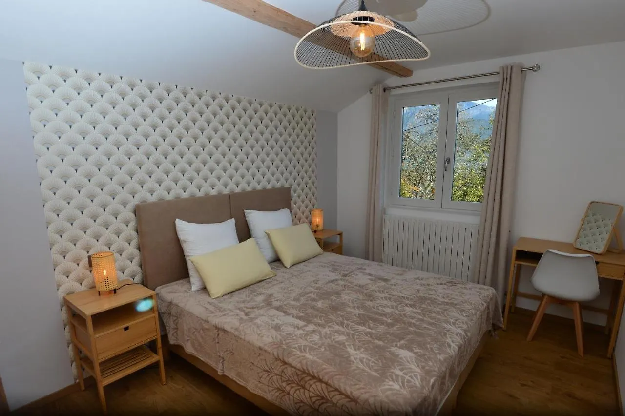 La Flemingite Scionzier Bed & Breakfast