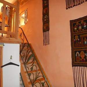 https://chambres-dhotes-pacaleaula.fr-provencehotel.com